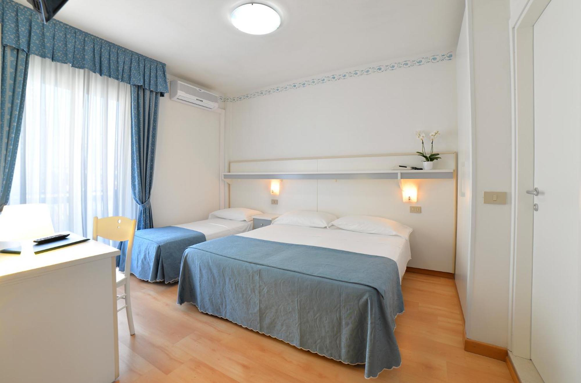 Hotel Laurin Лідо-ді-Єзоло Екстер'єр фото